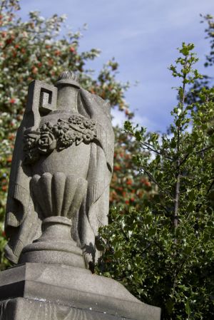 undercliffe urn 2 sm.jpg